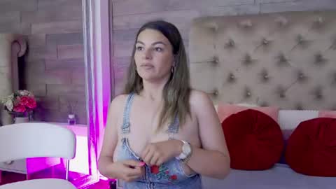 AvaHnason online show from June 2026 07:23:01 PM
