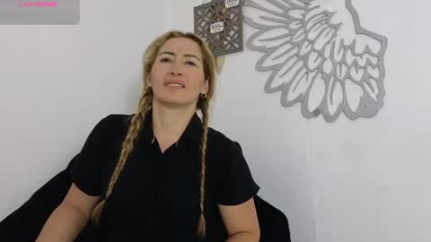 Snapshot of avaqeen chatting on July 2026 01:13:01 AM Ava online show from July 2026 01:13:01 AM