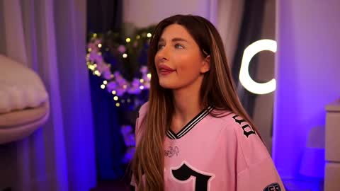 Carina online show from January 2025 01:51:02 AM