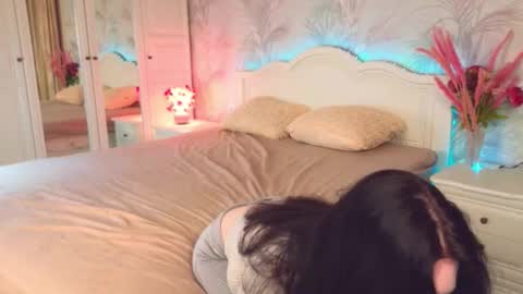 aveloria online show from October 2025 05:44:01 PM