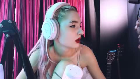 Snapshot of avi_nile chatting on September 2025 04:36:02 AM Avriel online show from September 2025 04:36:02 AM