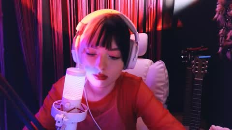 Snapshot of avi_nile chatting on December 2025 09:20:01 PM Avriel online show from December 2025 09:20:01 PM