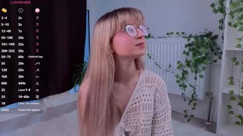 Snapshot of aviaveavi chatting on March 2026 02:11:02 PM aviaveavi online show from March 2026 02:11:02 PM