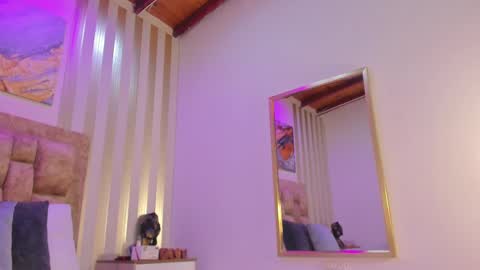 Snapshot of avis_lara chatting on September 2025 06:30:02 PM AVIS online show from September 2025 06:30:02 PM