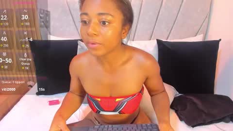 Snapshot of avis_lara chatting on October 2025 08:57:01 AM AVIS online show from October 2025 08:57:01 AM