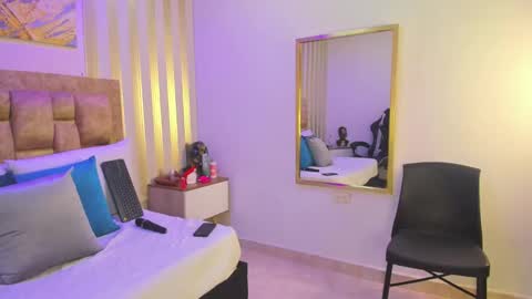 Snapshot of avis_lara chatting on October 2025 07:49:02 PM AVIS online show from October 2025 07:49:02 PM