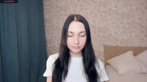 Viole t online show from November 2025 07:59:02 PM