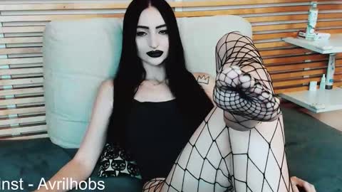 Avril online show from November 2025 06:24:02 AM