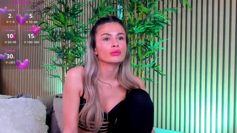 AVRILL CYRUX online show from January 2025 10:37:01 AM