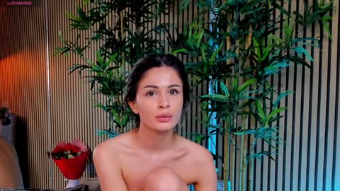 AVRILL CYRUX online show from January 2025 10:40:02 AM