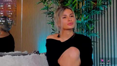 AVRILL CYRUX online show from February 2025 10:40:02 AM