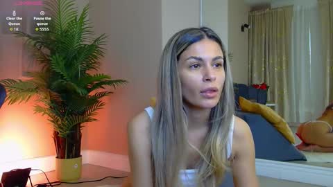 AVRILL CYRUX online show from February 2026 08:13:01 AM