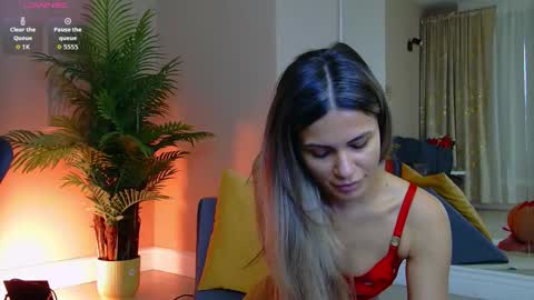 AVRILL CYRUX online show from February 2026 06:54:01 AM