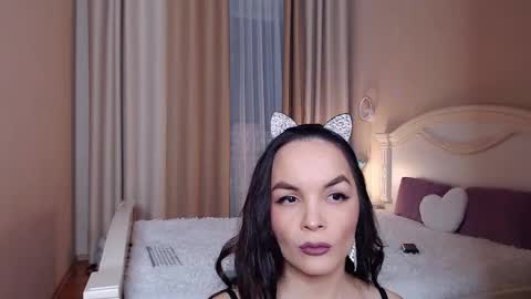 Avrora Inst online show from November 2025 06:52:01 PM