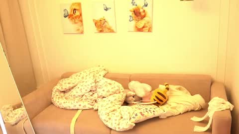 Avrora online show from February 2025 10:14:01 AM