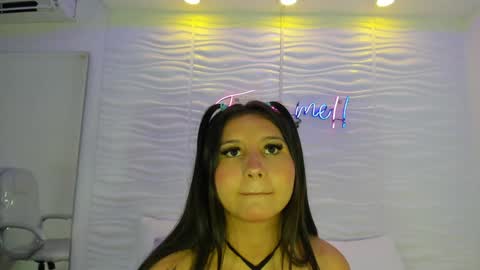 Avy  online show from December 2024 11:40:01 AM