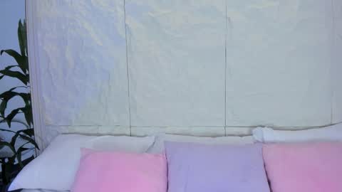 Avy  online show from December 2025 11:37:01 AM