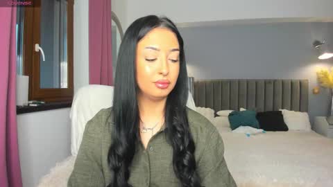 Jolie online show from November 2025 06:13:02 AM