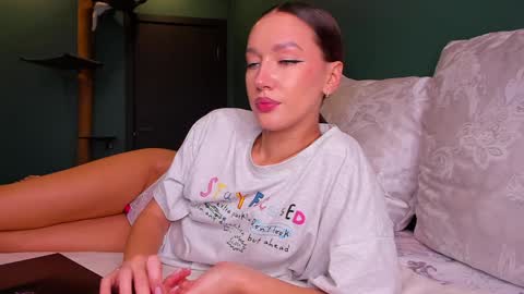 Awgustina online show from January 2025 12:41:02 PM