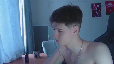 axel_0ne online show from February 2026 08:37:01 AM