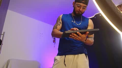 Independiente Model online show from January 2026 02:00:02 PM