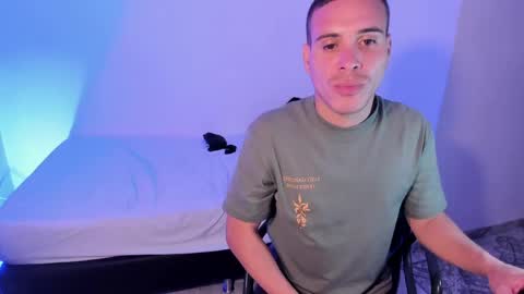 axel__fierro online show from April 2026 08:34:01 PM