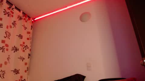 axel davis  online show from October 2025 12:30:02 AM