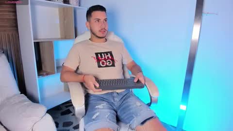 axel_grey_ online show from September 2025 12:21:02 PM