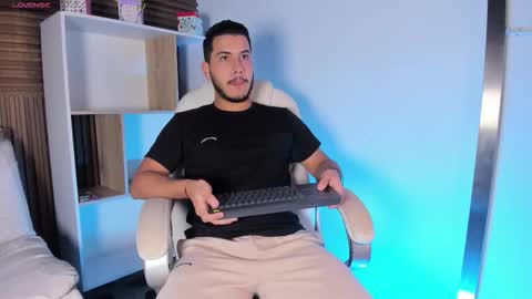 axel_grey_ online show from October 2025 11:53:02 AM