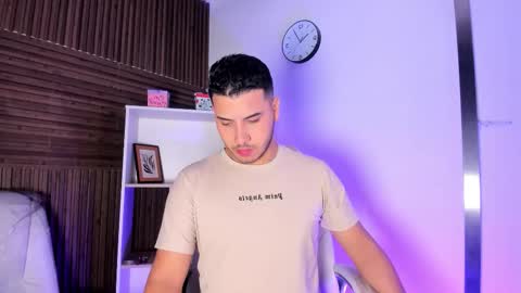 axel_grey_ online show from December 2025 12:10:01 PM