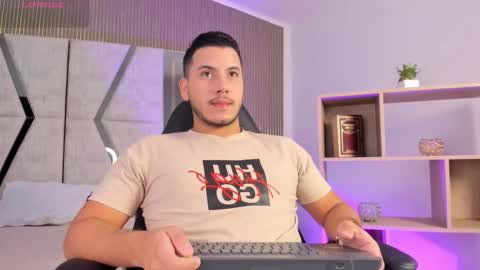 axel_grey_ online show from February 2026 12:28:02 PM