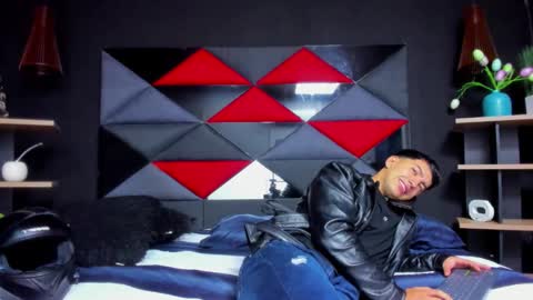 Snapshot of axel_hendrick chatting on February 2026 11:27:02 AM axel_hendrick online show from February 2026 11:27:02 AM