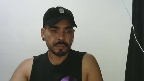 Snapshot of axel_mason chatting on February 2025 04:05:01 AM Axel online show from February 2025 04:05:01 AM