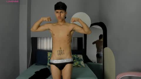 Snapshot of axel_mendoza_ chatting on June 2026 09:21:02 PM A X E L online show from June 2026 09:21:02 PM