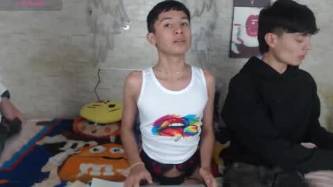 axel_milo_and_kairo online show from November 2025 09:26:02 PM