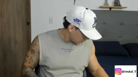 INDEPENDENT MODEL  online show from November 2025 05:23:02 PM