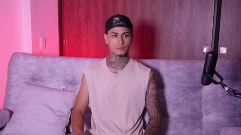 Agustin online show from January 2025 09:22:01 PM