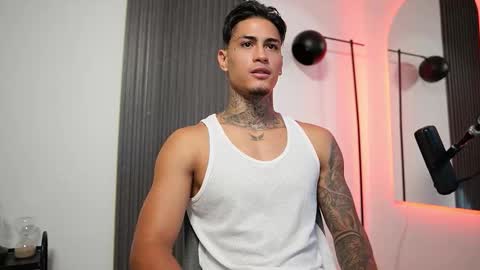 Agustin online show from September 2025 08:10:02 PM