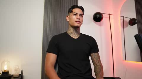 Agustin online show from September 2025 03:35:02 PM