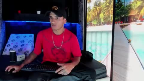 Snapshot of axell_cross2 chatting on January 2025 08:10:02 PM Axell Cross2 online show from January 2025 08:10:02 PM