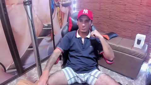 Snapshot of axell_cross2 chatting on January 2025 07:35:01 PM Axell Cross2 online show from January 2025 07:35:01 PM