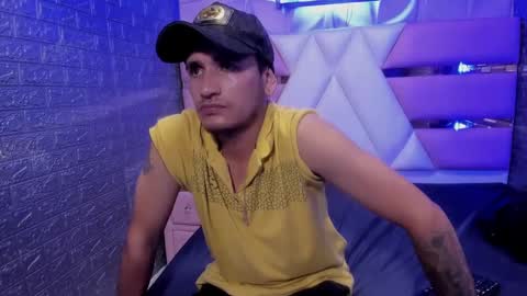 Snapshot of axell_cross2 chatting on January 2025 12:50:01 AM Axell Cross2 online show from January 2025 12:50:01 AM