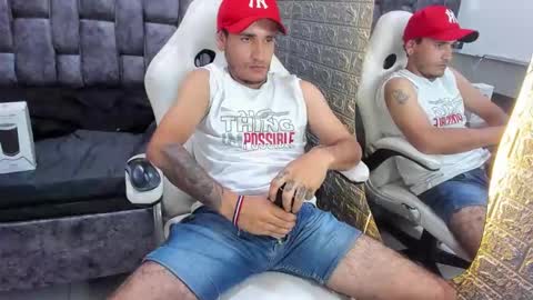 Snapshot of axell_cross2 chatting on February 2025 11:49:01 PM Axell Cross2 online show from February 2025 11:49:01 PM