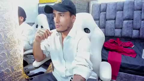 Snapshot of axell_cross2 chatting on February 2025 07:16:02 PM Axell Cross2 online show from February 2025 07:16:02 PM