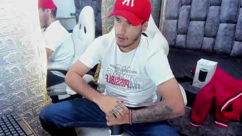 Snapshot of axell_cross2 chatting on February 2025 10:21:02 PM Axell Cross2 online show from February 2025 10:21:02 PM