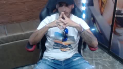 Snapshot of axell_cross2 chatting on February 2025 07:02:02 PM Axell Cross2 online show from February 2025 07:02:02 PM