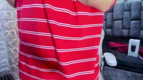 Snapshot of axell_cross2 chatting on February 2025 08:03:01 PM Axell Cross2 online show from February 2025 08:03:01 PM