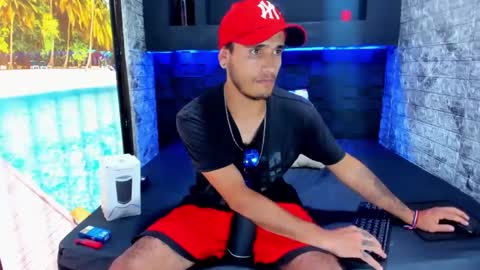 Snapshot of axell_cross2 chatting on February 2025 08:59:01 PM Axell Cross2 online show from February 2025 08:59:01 PM