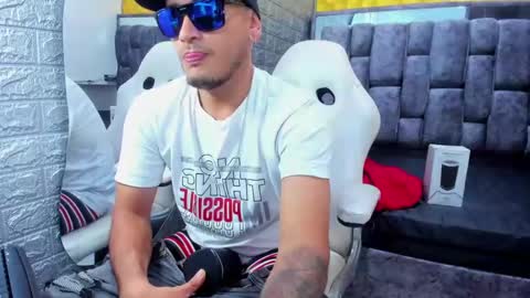 Snapshot of axell_cross2 chatting on February 2025 03:12:01 AM Axell Cross2 online show from February 2025 03:12:01 AM