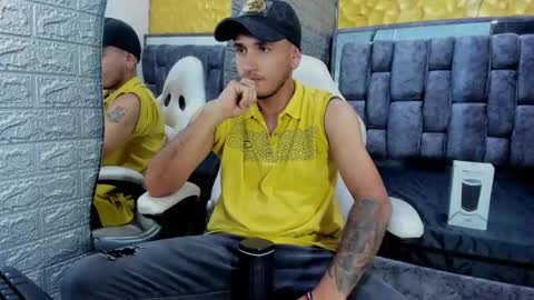 Snapshot of axell_cross2 chatting on February 2025 11:41:02 PM Axell Cross2 online show from February 2025 11:41:02 PM